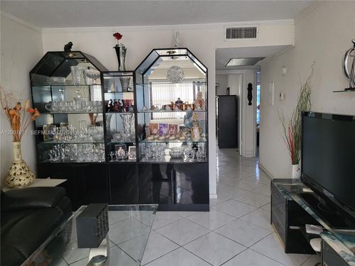2050-2050 Newcastle C, Boca Raton, FL, 33434-4635 | Card Image
