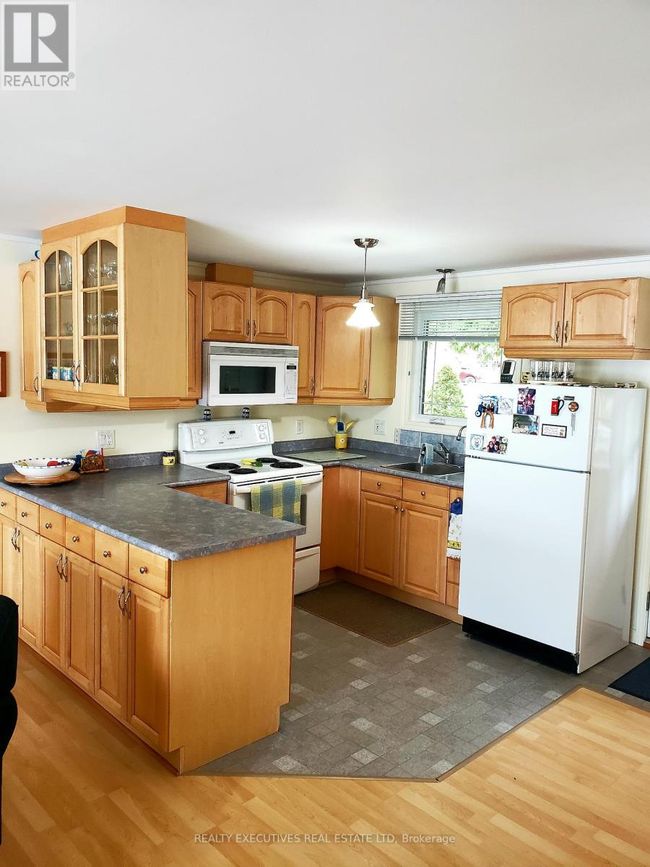7 B1 Rd, House other with 3 bedrooms, 2 bathrooms and 3 parking in Lombardy ON | Image 21