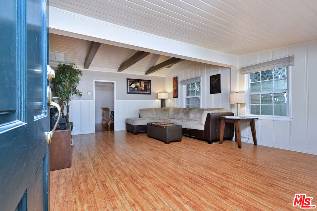 Residential in Valley Village 5