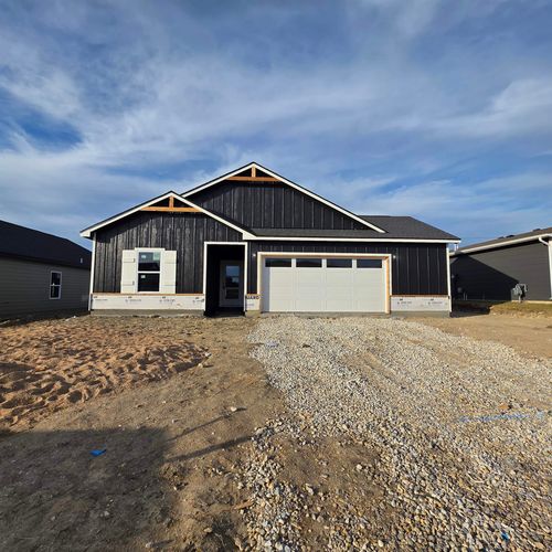 3136 E Highridge St, Park City, KS, 67219-4582 | Card Image