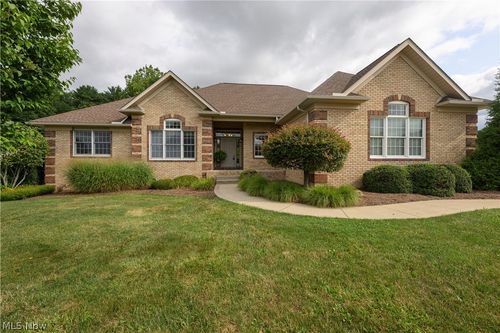 834 Forrest Ridge Dr, Dover, OH, 44622-1352 | Card Image