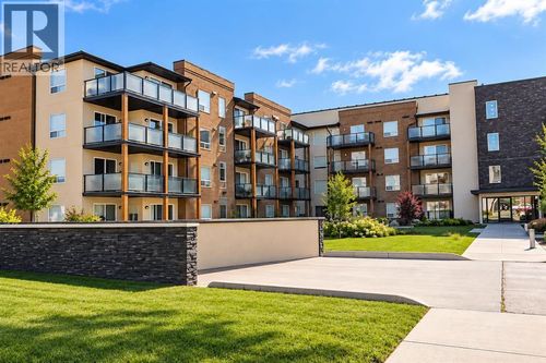 9124 96 Ave, Grande Prairie, AB, T8X0A1 | Card Image