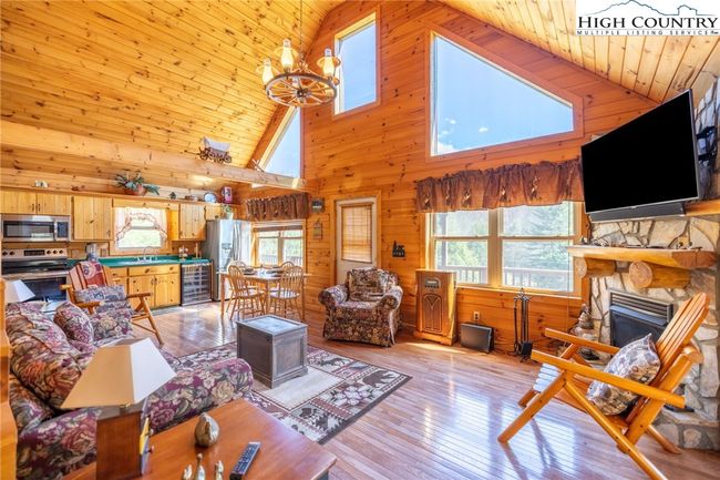 11 Lucky Lakes Rd, House other with 2 bedrooms, 3 bathrooms and null parking in Grassy Creek NC | Image 9