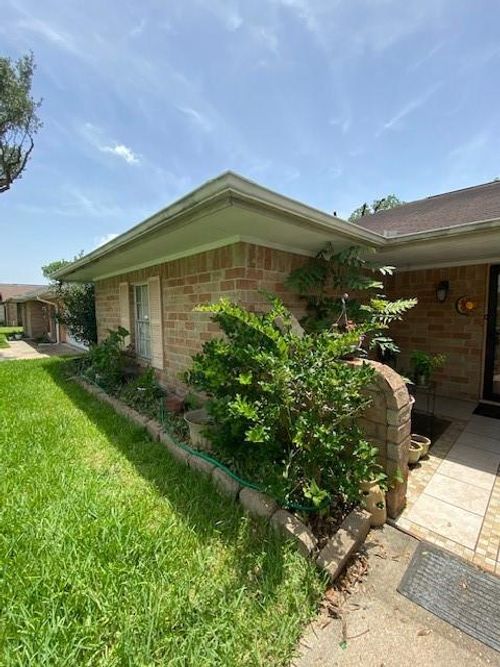 6326 Olson Ln, Pasadena, TX, 77505-3326 | Card Image