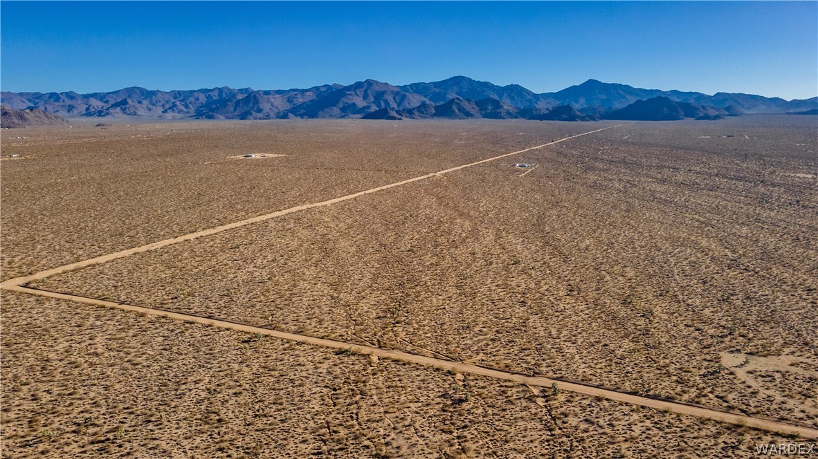 Land in Yucca 5