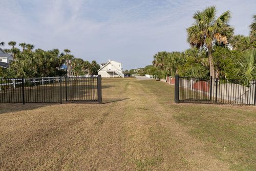 126-B Jungle Rd, Edisto Island, SC, 29438-3005 | Card Image