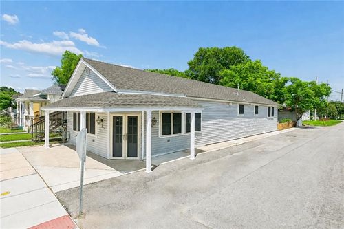 515 Angela Ave, Arabi, LA, 70032-1123 | Card Image