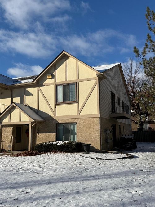 38539 Wellington Dr, Clinton Township, MI, 48036-3521 | Card Image