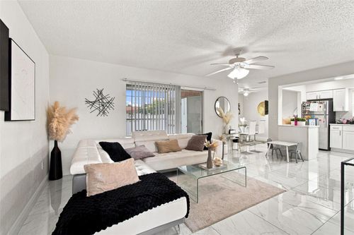1014-7210 N Manhattan Ave, TAMPA, FL, 33614-3755 | Card Image