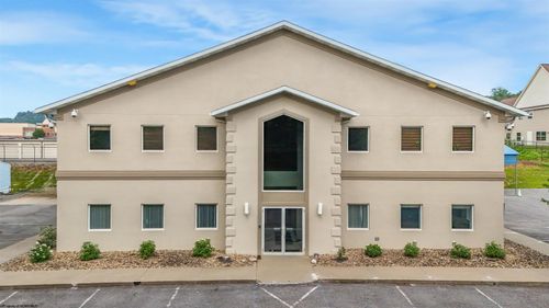 230 Lakewood Center, Morgantown, WV, 26508 | Card Image