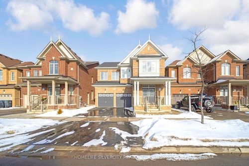 373 Robert Parkinson Dr, Brampton, ON, L7A4B8 | Card Image