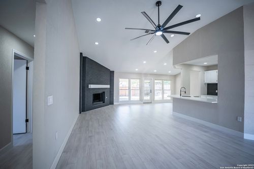 8026 Deadwood Rdg, Converse, TX, 78109-1761 | Card Image