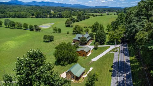 871 Poplar Creek Rd, Oliver Springs, TN, 37840-2826 | Card Image