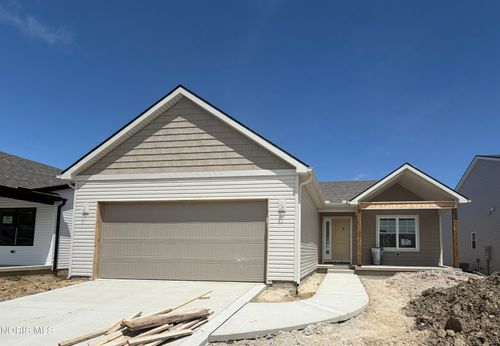 5037 Easton Dr, Oregon, OH, 43616-3024 | Card Image