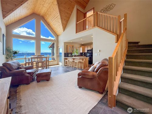 49 Whidbey Island Dr, Everett, WA, 98201 | Card Image