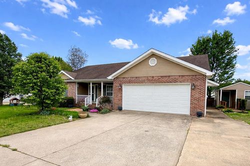 974 Wing Tip Cir, Hopkinsville, KY, 42240-8721 | Card Image