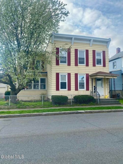 8 1st St, Waterford, NY, 12188-2502 | Card Image