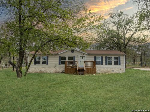 135 Savannah Rdg, Von Ormy, TX, 78073-4965 | Card Image