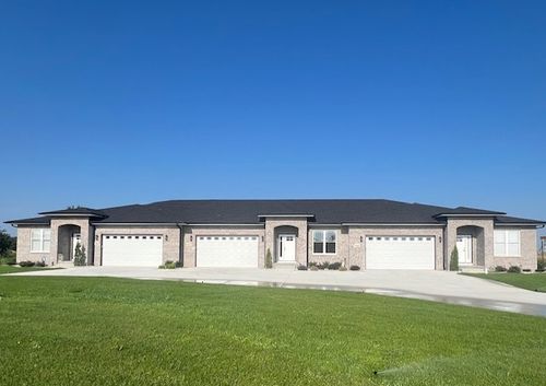 392 White Hawk Way, Manteno, IL, 60950-5204 | Card Image