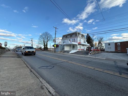 46 W Baltimore Ave, CLIFTON HEIGHTS, PA, 19018-2201 | Card Image