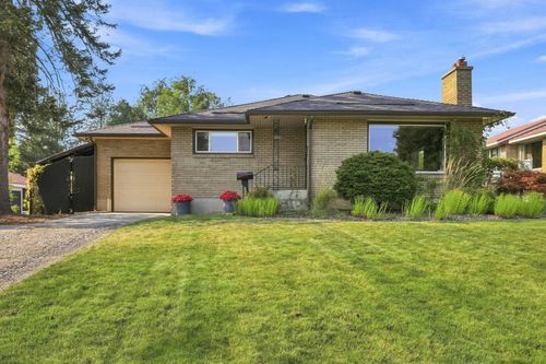 3228 W Queen Pl, Spokane, WA, 99205 | Card Image