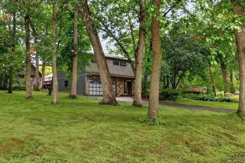 8615 Coral Rd, Wonder Lake, IL, 60097-8861 | Card Image