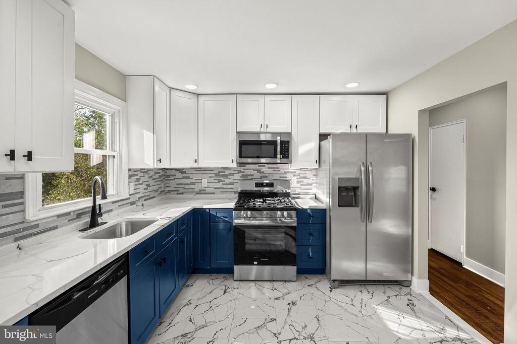 Residential in HAMILTON 4