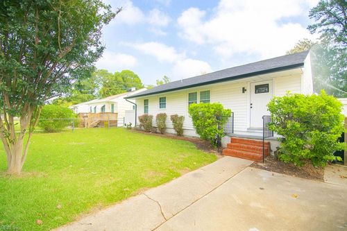 205 Hickory Hill Rd, Hampton, VA, 23666-4511 | Card Image