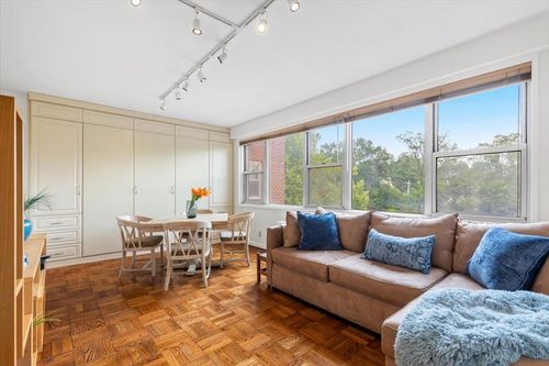 apt-3l2-240 Garth Rd, Scarsdale, NY, 10583-3930 | Card Image