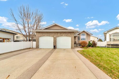 28 Stark Mews Se, Medicine Hat, AB, T1B4P6 | Card Image