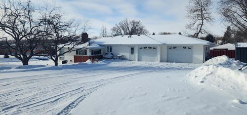 420 James Street, Detroit Lakes, MN, 56501 | Card Image