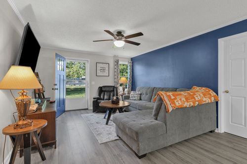 1012 Gifford Ln, Bethpage, TN, 37022-8202 | Card Image