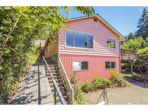1077 F St, Coos Bay, OR, 97420-7400 | Card Image