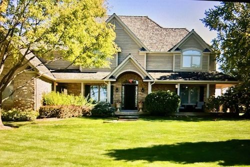 8747 Country Shire Ln, Spring Grove, IL, 60081-8235 | Card Image