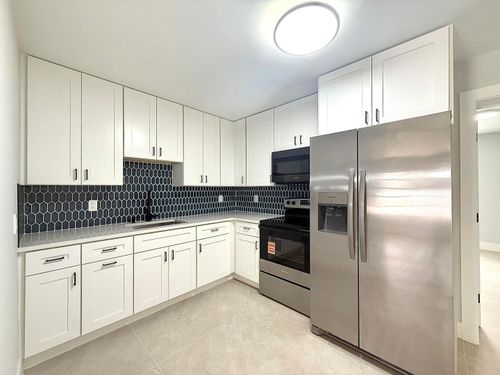 2018 Whitney Rd, West Palm Beach, FL, 33409-6432 | Card Image