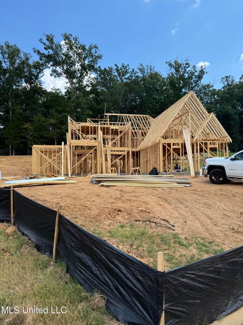 8593 Gwin Hollow Dr, Olive Branch, MS, 38654-4514 | Card Image