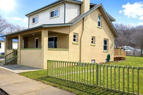 407 4th St, Darlington, PA, 16115-2811 | Card Image