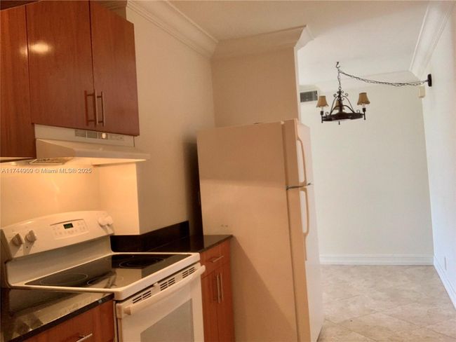APT-210A - 2426 Se 17 Th St, Condo with 1 bedrooms, 1 bathrooms and null parking in Fort Lauderdale FL | Image 18