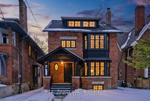 111 Roxborough Dr, Toronto, ON, M4W1X5 | Card Image