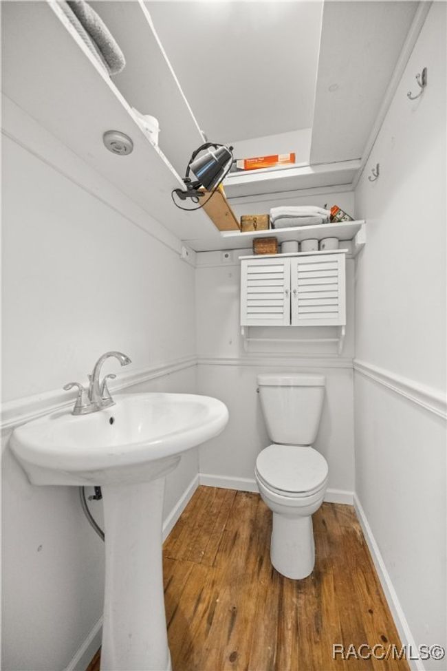 6206 Riverside Dr, House other with 1 bedrooms, 2 bathrooms and 1 parking in Yankeetown FL | Image 17