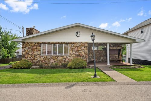 20 Redstone St, Republic, PA, 15475-1040 | Card Image