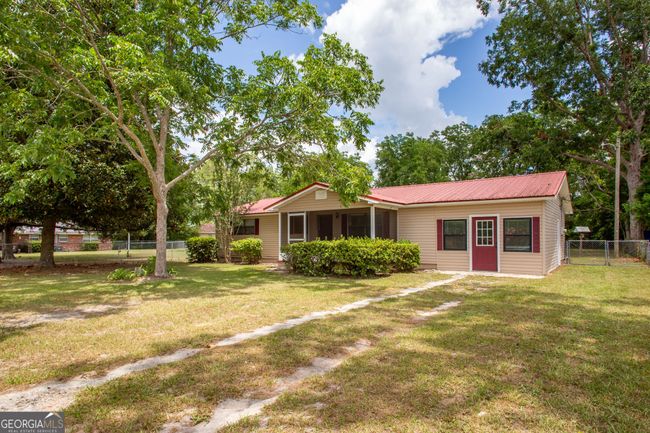 1348 Crestridge Rd, House other with 3 bedrooms, 2 bathrooms and null parking in Waycross GA | Image 35