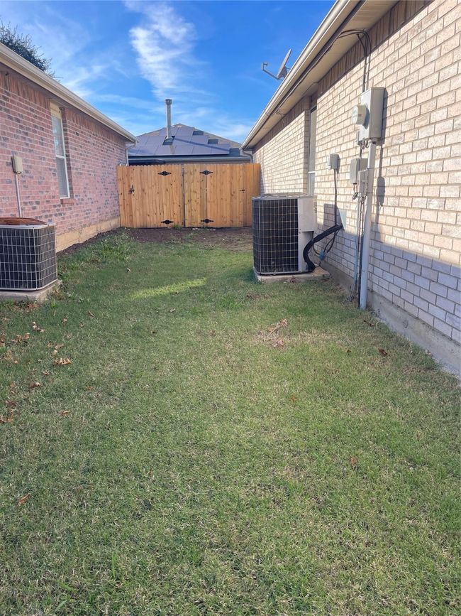 View of yard | Image 7
