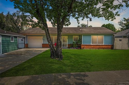 8506 Montridge Dr, Houston, TX, 77055-1424 | Card Image