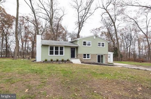 1050 Wayne Ave, COATESVILLE, PA, 19320-3932 | Card Image