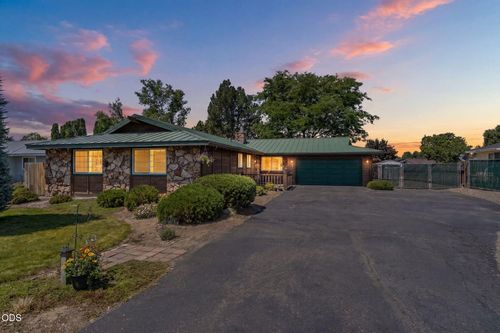 3710 Rio Vista Way, Klamath Falls, OR, 97603 | Card Image