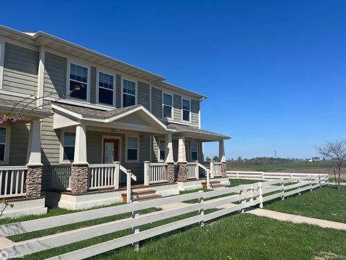 2142 Diamond Ln, Fairfield, IA, 52556-8611 | Card Image