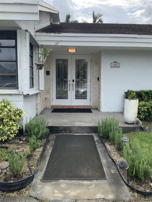 5780 Sw 59th Pl, South Miami, FL, 33143-2272 | Card Image