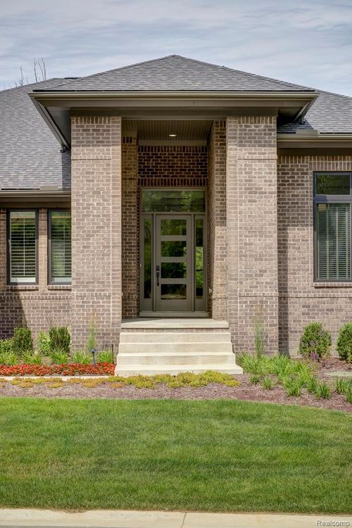7-30803 Franklin Hills Ct, Farmington, MI, 48334-4206 | Card Image