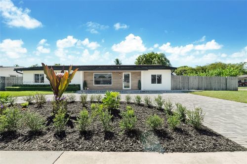 18573 Sw 89th Pl, Cutler Bay, FL, 33157-7164 | Card Image